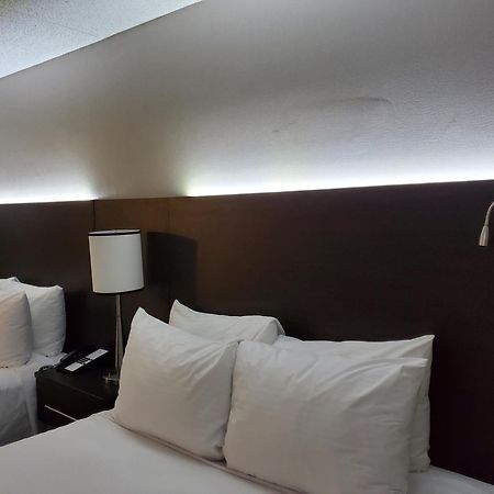 Best Western Hotel Brossard Exterior photo